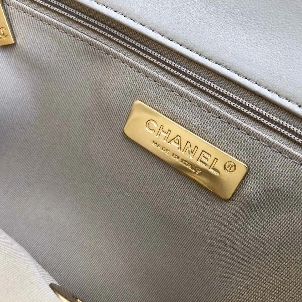 CHL 19 Flap Bag Beige For Women 10.1in/26cm