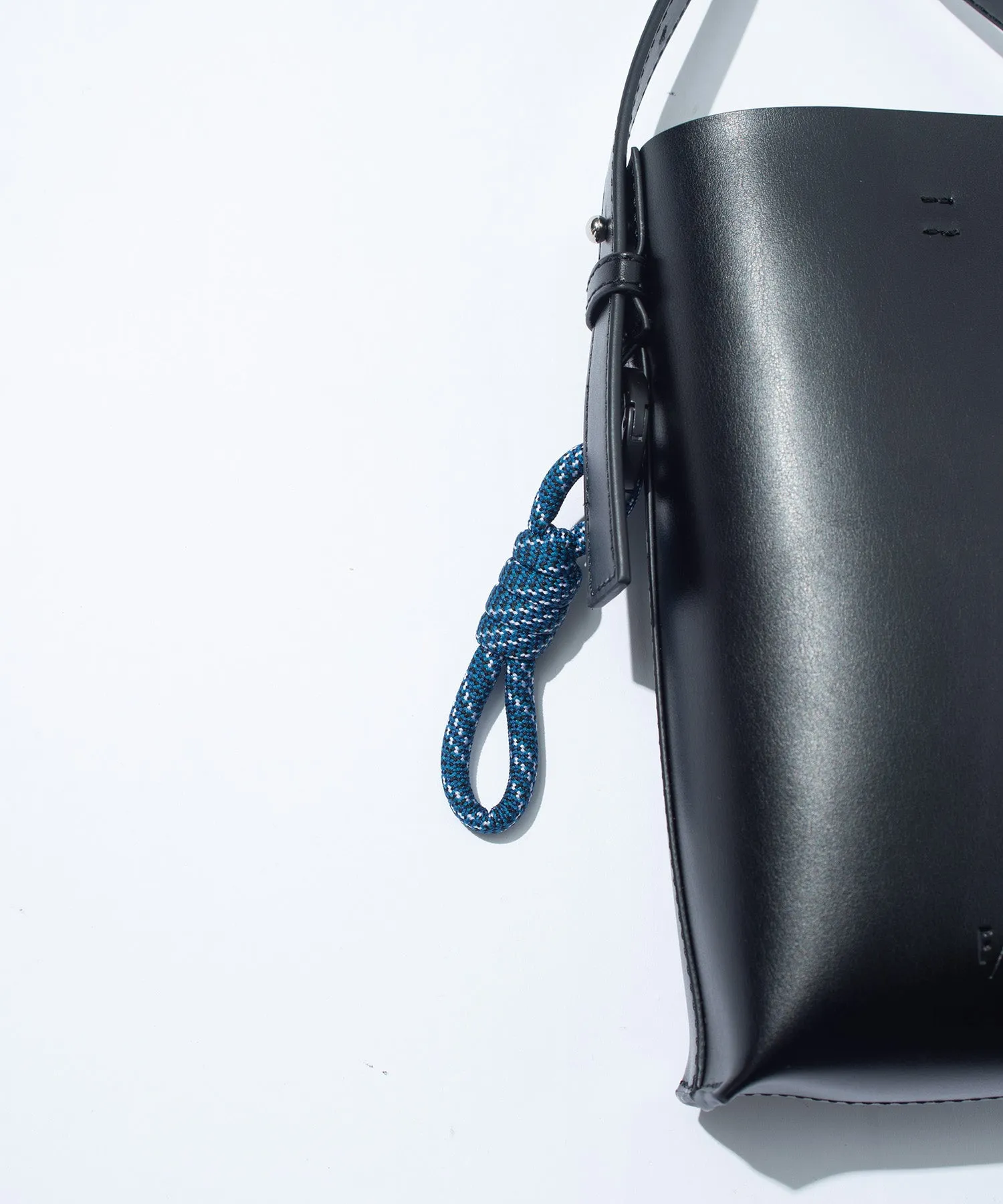 TECH LEATHER MAP POCHETTE